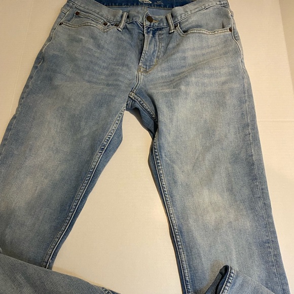 Old Navy Other - Old Navy light wash denim 32x30 men’s jeans Slim